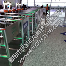 長沙南站返回通道和排隊(duì)欄桿